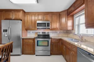 5860 NW 44th St 311, Lauderhill, FL 33319 Sold 08/25/25