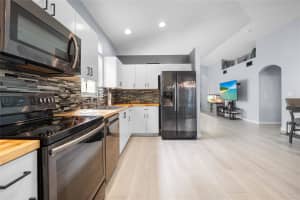 801 130th Avenue, Pembroke Pines, FL 33028 - MLS#F10505722