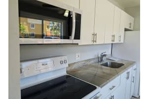 109 NW 3rd Ave 2-B, Hallandale Beach, FL 33009 - MLS#F10505825