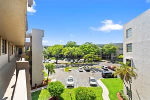 1001 Colony Point Cir 410, Pembroke Pines, FL 33026 - MLS#F10505845