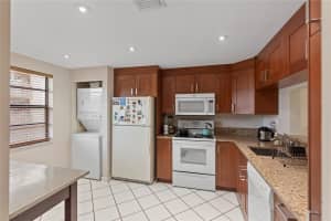 1001 Colony Point Cir 410, Pembroke Pines, FL 33026 - MLS#F10505845