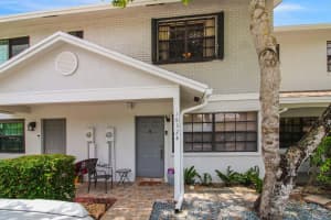 10324 NW 3rd St 4, Pembroke Pines, FL 33026 Sold 08/08/25