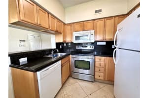 621 Cypress Lake Blvd B, Deerfield Beach