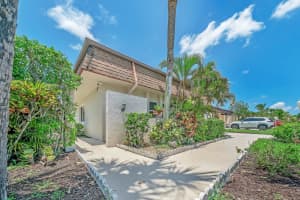 6793 Dupere Ln, Lake Worth, FL 33467 Sold 07/25/25