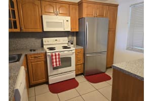 1001 Colony Point Cir 305, Pembroke Pines, FL 33026 - MLS#F10506153