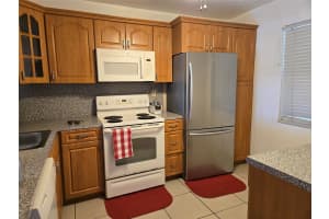 1001 Colony Point Cir 305, Pembroke Pines, FL 33026 - MLS#F10506153
