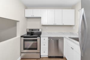 9041 Sunrise Lakes Blvd 211, Sunrise, FL 33322 Sold 08/15/25