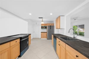 7005 NW 11th St, Margate, FL 33063 - MLS#F10506199