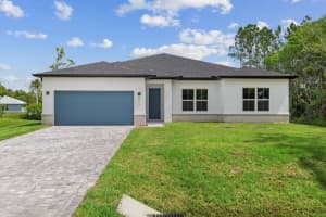 573 Joy Haven Dr, Sebastian