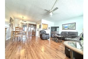 2116 Cambridge E 2116, Deerfield Beach, FL 33442 - MLS#F10506305