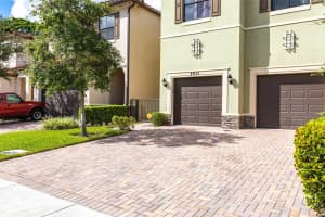 4851 NW 57th Ct, Tamarac, FL 33319 - MLS#F10506316