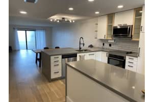 304 Racquet Club Rd 204, Weston, FL 33326 - MLS#F10506343