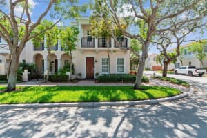 8318 NW 7th Ct 8318, Boca Raton, FL 33487 - MLS#F10506368