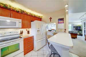 9440 Sunrise Lakes Blvd 312, Sunrise