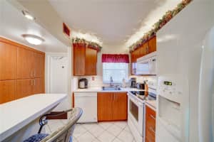 9440 Sunrise Lakes Blvd 312, Sunrise, FL 33322 - MLS#F10506386