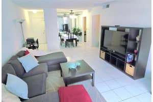 2230 NE 56th Place 208, Fort Lauderdale, FL 33308 - MLS#F10506446