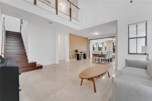 10574 NW 70th Ln, Doral, FL 33178 - MLS#F10506568