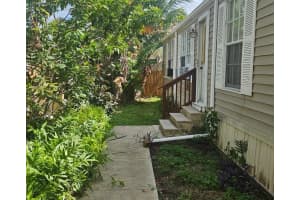 760 SW 135th Ter, Davie, FL 33325 Sold 07/16/25