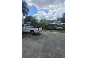 760 SW 135th Ter, Davie, FL 33325 Sold 07/16/25