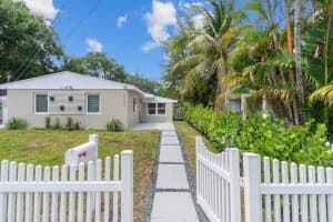 2737 Harding St, Hollywood, FL 33020 Sold 07/29/25