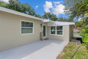 2737 Harding St, Hollywood, FL 33020 Sold 07/29/25