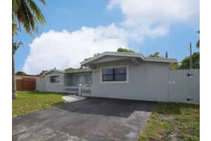 3611 NW 35th Ave, Lauderdale Lakes, FL 33309 - MLS#F10506689