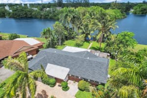 324 Davis Rd Palm Springs, FL 33461 - Off Market