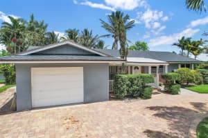 324 Davis Rd Palm Springs, FL 33461 - Off Market