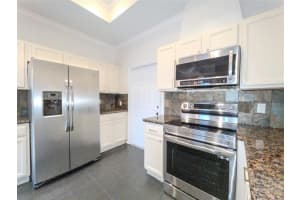 505 SW 18th Ave 11, Fort Lauderdale, FL 33312 - MLS#F10506736