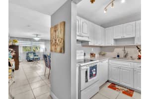 2050 N Douglas Rd 211, Pembroke Pines, FL 33024 - MLS#F10506802