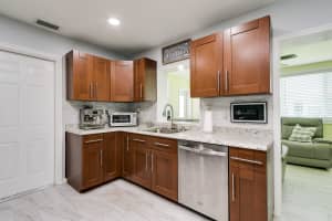 8105 NW 59th St, Tamarac, FL 33321 - MLS#F10506831