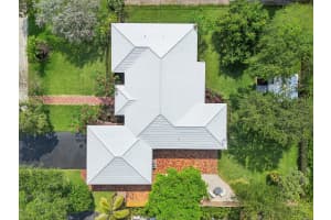 720 NE 2nd St, Pompano Beach, FL 33060 Sold 08/20/25