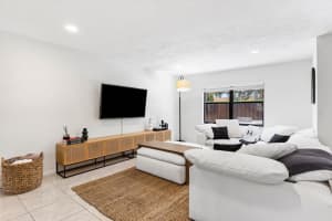 5324 Tennis Ln, Delray Beach, FL 33484 Sold 08/15/25