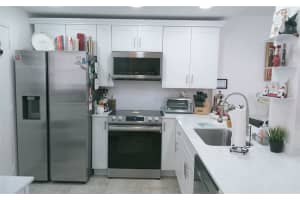 206 SE 10th St 108, Dania Beach, FL 33004 Sold 05/09/25