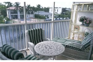 465 Paradise Isle Blvd 306, Hallandale Beach, FL 33009 Sold 05/29/25