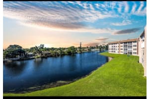 10442 Sunrise Lakes Blvd 310, Sunrise