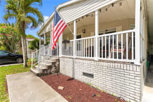 913 SW 132nd Ter, Davie, FL 33325 Sold 08/28/25