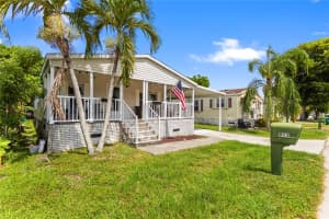 913 SW 132nd Ter, Davie, FL 33325 Sold 08/28/25