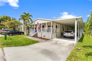 913 SW 132nd Ter, Davie, FL 33325 Sold 08/28/25