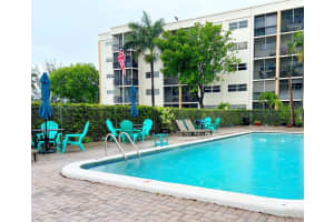 220 SW 9th Ave 418, Hallandale Beach, FL 33009 Sold 08/05/25