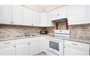 515 York Rd, Lehigh Acres, FL 33936 - MLS#F10507316