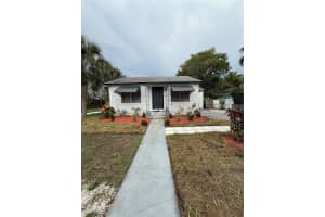 626 37th St, West Palm Beach, FL 33407 - MLS#F10507327