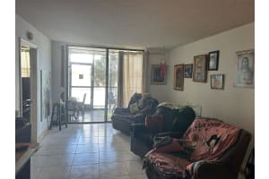 116 Lake Emerald Dr 110, Oakland Park, FL 33309 - MLS#F10507352