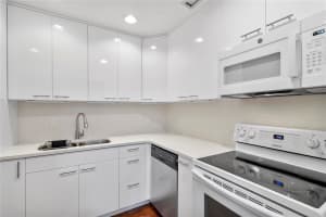 6211 Bay Club Dr 4, Fort Lauderdale, FL 33308 - MLS#F10507368