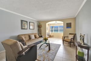 9821 Sunrise Lakes Blvd 106, Sunrise