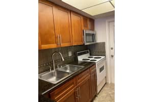 5800 Margate Blvd 823-8, Margate, FL 33063 Sold 09/19/25