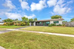 6275 Lakeshore Dr, Margate, FL 33063 - MLS#F10507532