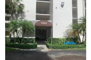 9460 Poinciana Pl 303, Davie