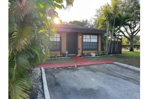 2360 Croton Court, Pembroke Pines, FL 33026 - MLS#F10507670