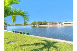 5702 NW 84th Ave, Tamarac, FL 33321 - MLS#F10507680